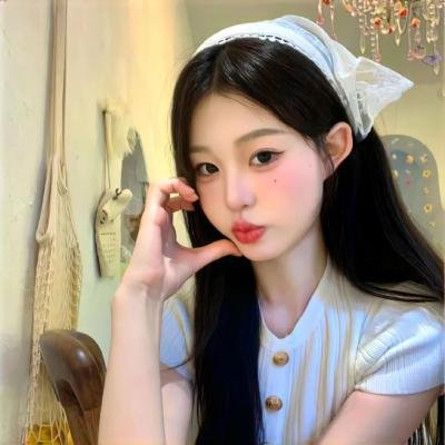 暴风雪中的白鸟